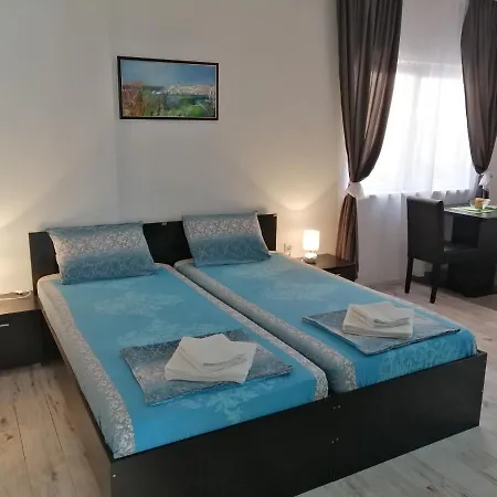 Mitic 1 Homestay *