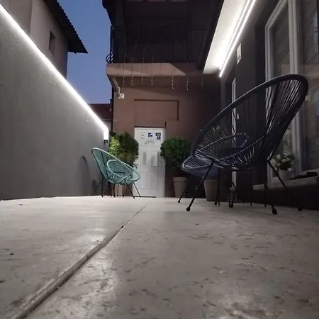 Mitic 1 Проживание в семье Ниш