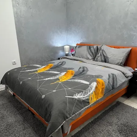 Проживание в семье Mitic 1 *